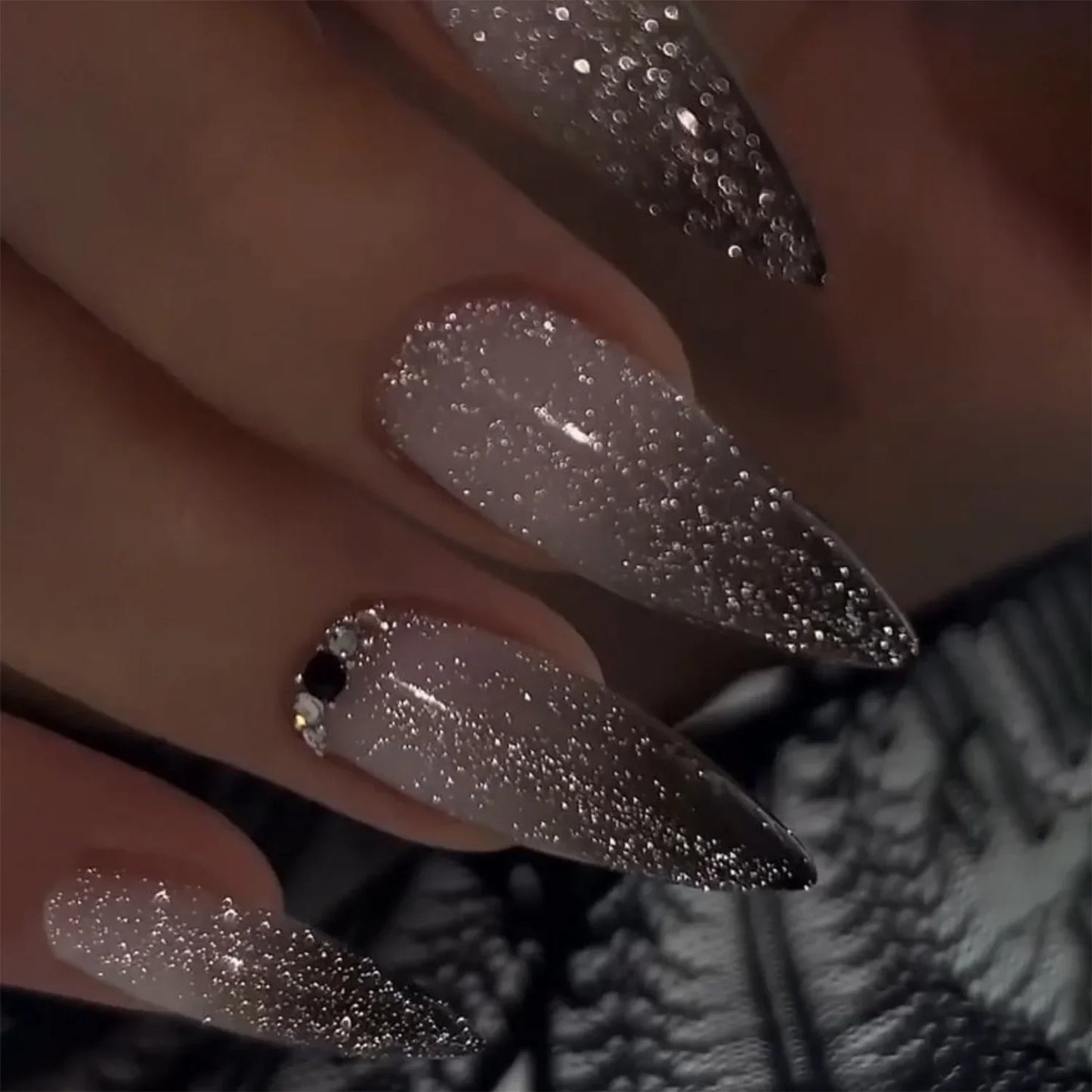 24 Pcs Almond Shape French False Nails with Glue Press On White Edge Design Simple Wearable Pink Stiletto Nail Tips