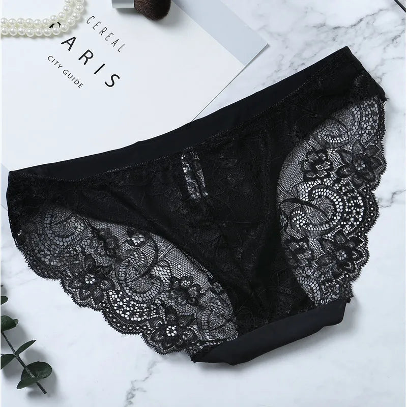 Women Lace Panties Seamless Cotton Briefs Hollow Out Breathable Lingerie Plus Size One Piece Underwear