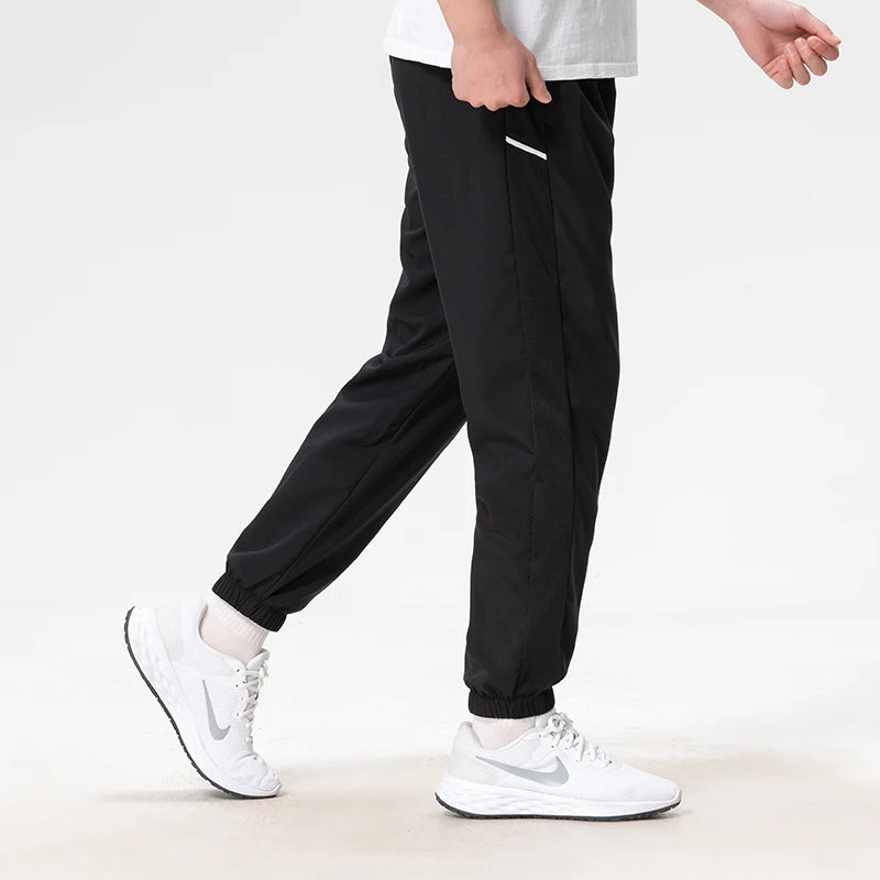 Nike Men's Quick Dry Woven Tapered Breathable Sports Pants Ib8910010